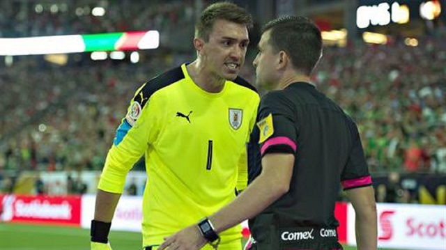 Uruguay yenildi, Fernando Muslera çıldırdı