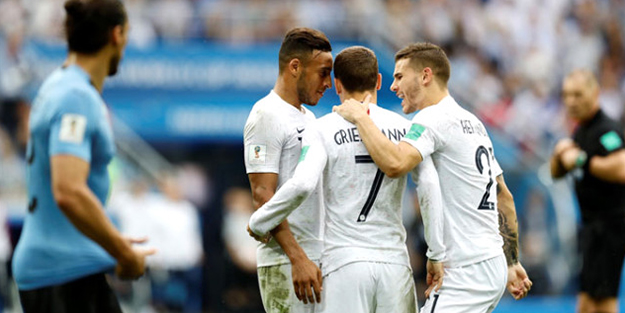 Uruguay'ı 2-0'la geçen Fransa yarı finalde!