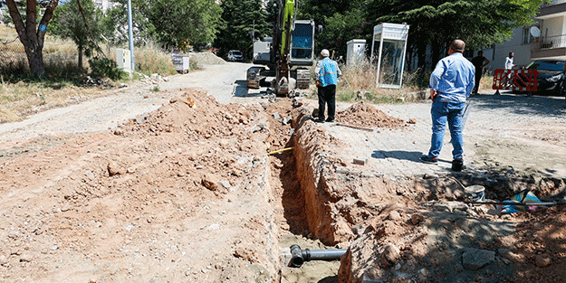Uşak Belediyesi alt yapı çalışmalarına devam ediyor
