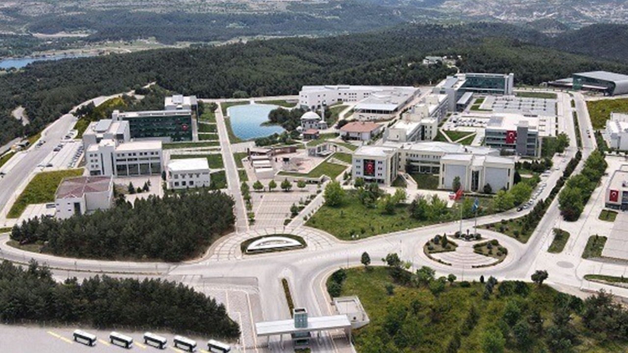 Uşak Üniversitesi’nden bir başarı daha: ÜNİDES’te TR33 Bölgesinde lider