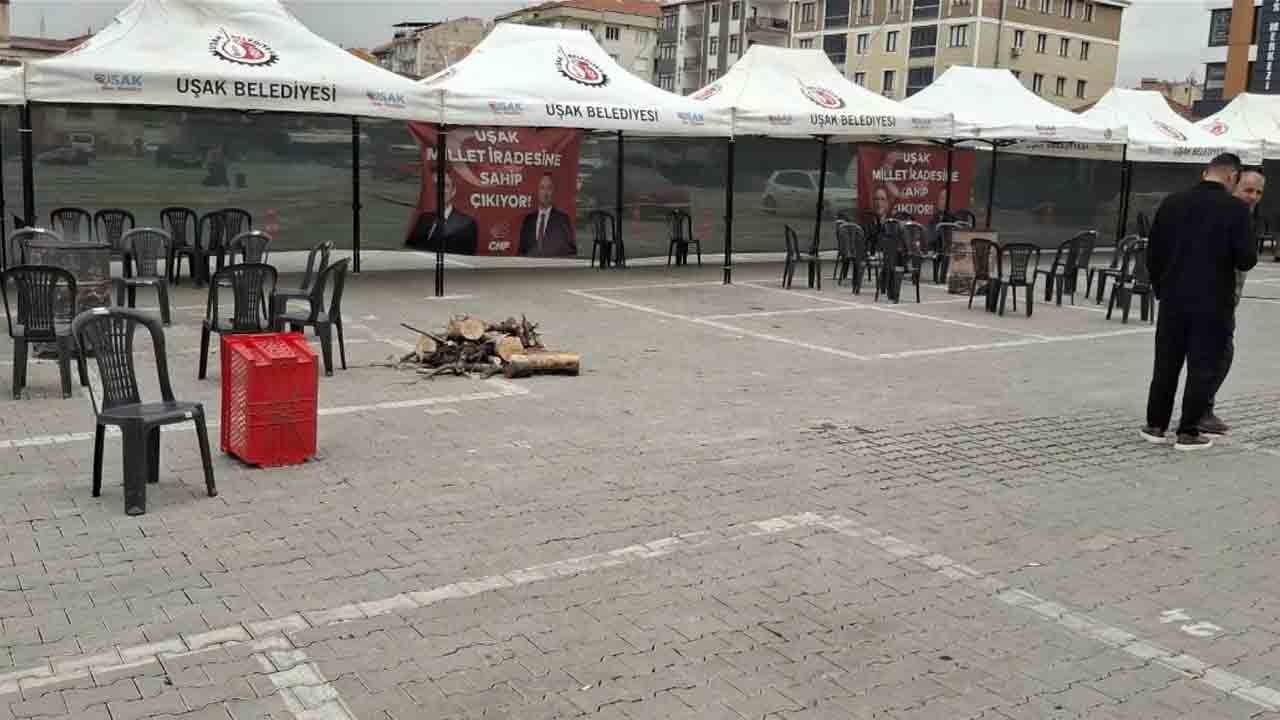 Uşaklılar rezalete sahip çıkmadı: Yarkadaş, ‘Ahlaksızlığa kılıf bulmaya çalışanlar bu fotoğrafa iyi baksın!’