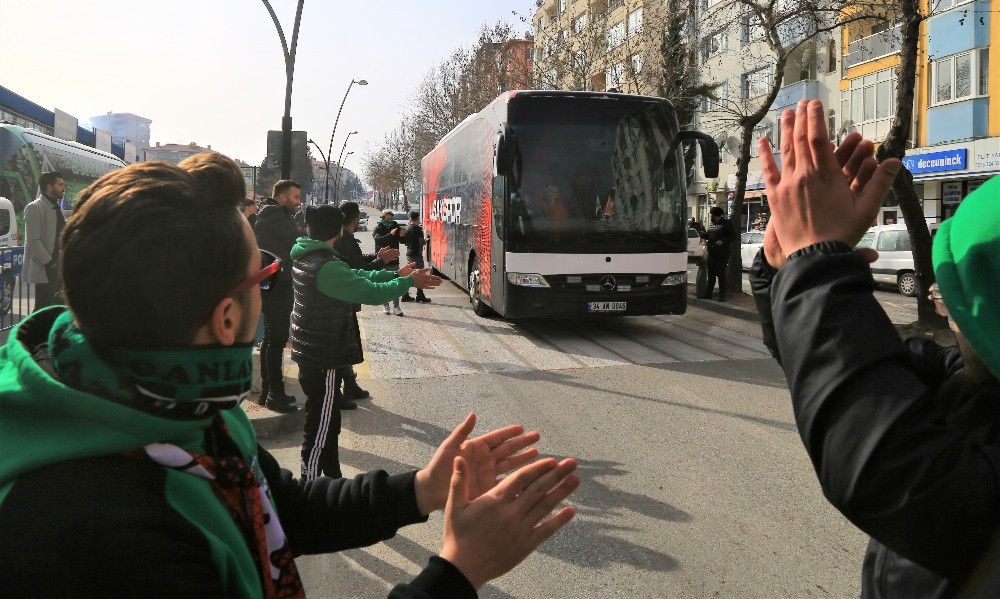 Uşakspor’dan misafir takıma tarhana ikramı 
