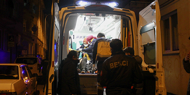 Uşak'ta bıçaklı kavgada 1 kişi ağır yaralandı