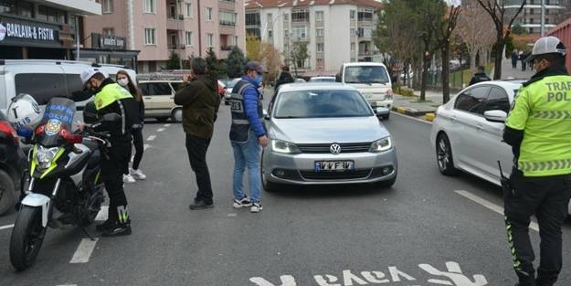 Uşak'ta bin 183 araç sürücüsüne para cezası!