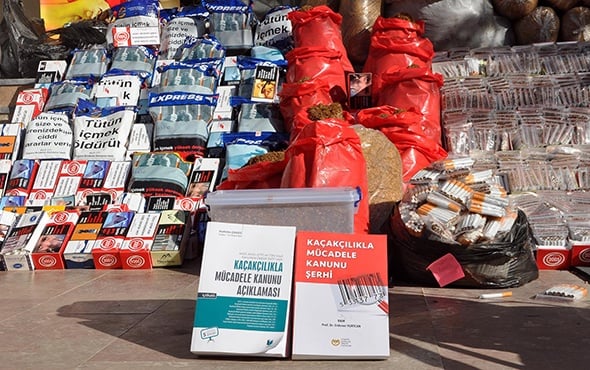 Uşak'ta kaçakçının evindeki kitap hayrete düşürdü!