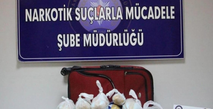 Uşak'ta uyuşturucuyla yakalanan baba ve oğlu tutuklandı