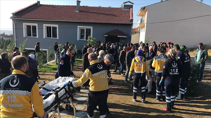 Uşak'ta yangın: Aynı aileden 3'ü çocuk 4 ölü