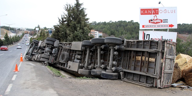 Uşak'ta zincirleme kaza! Çok sayıda yaralı var