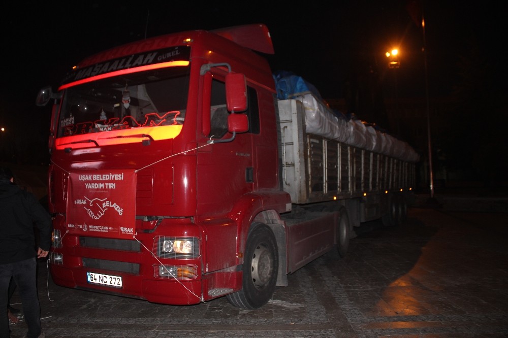 Uşak’tan Elazığ’a gönderilen yardım tırı yola çıktı 