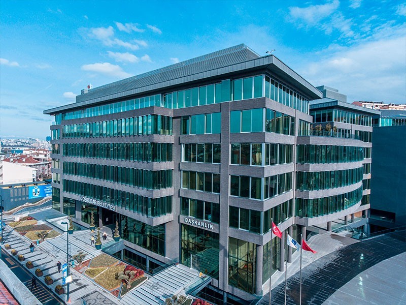 Üsküdar Belediye Başkanlığı arsa ve bina satacak