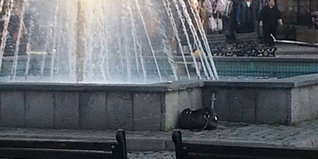 Üsküdar Belediyesi önünde şüpheli çanta paniği!