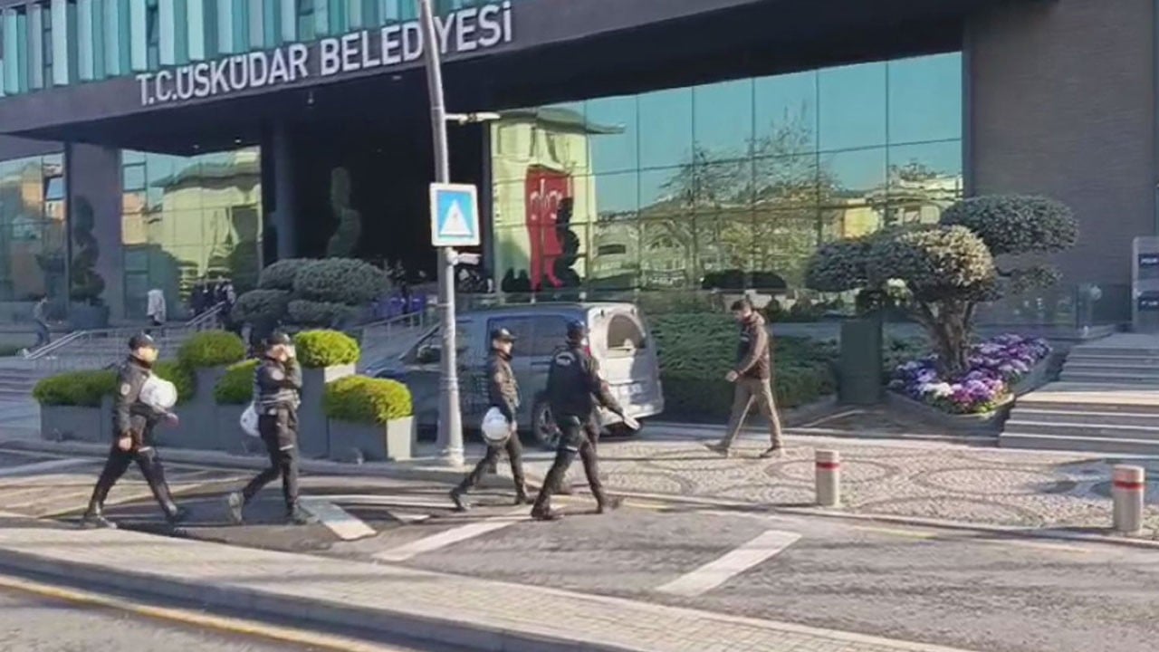 Üsküdar Belediyesi'ne yeni operasyon: 2 başkan yardımcısı gözaltına alındı