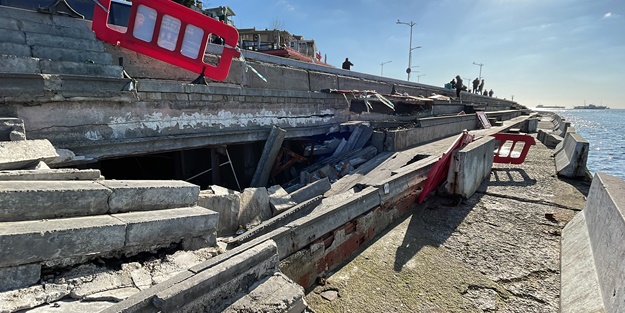 Üsküdar sahilde yürüyüş yolunun altındaki kısımda çökme