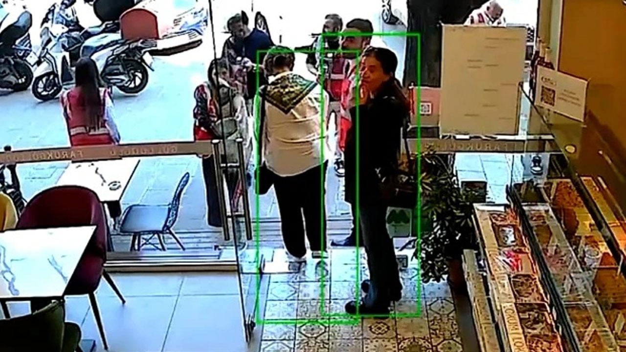Üsküdar'da CHP'lilere selam vermeyen esnafa ceza kesildi!