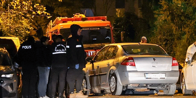 Üsküdar’da el frenini çekmeden indiği otomobilin altında kalan sürücü hayatını kaybetti.