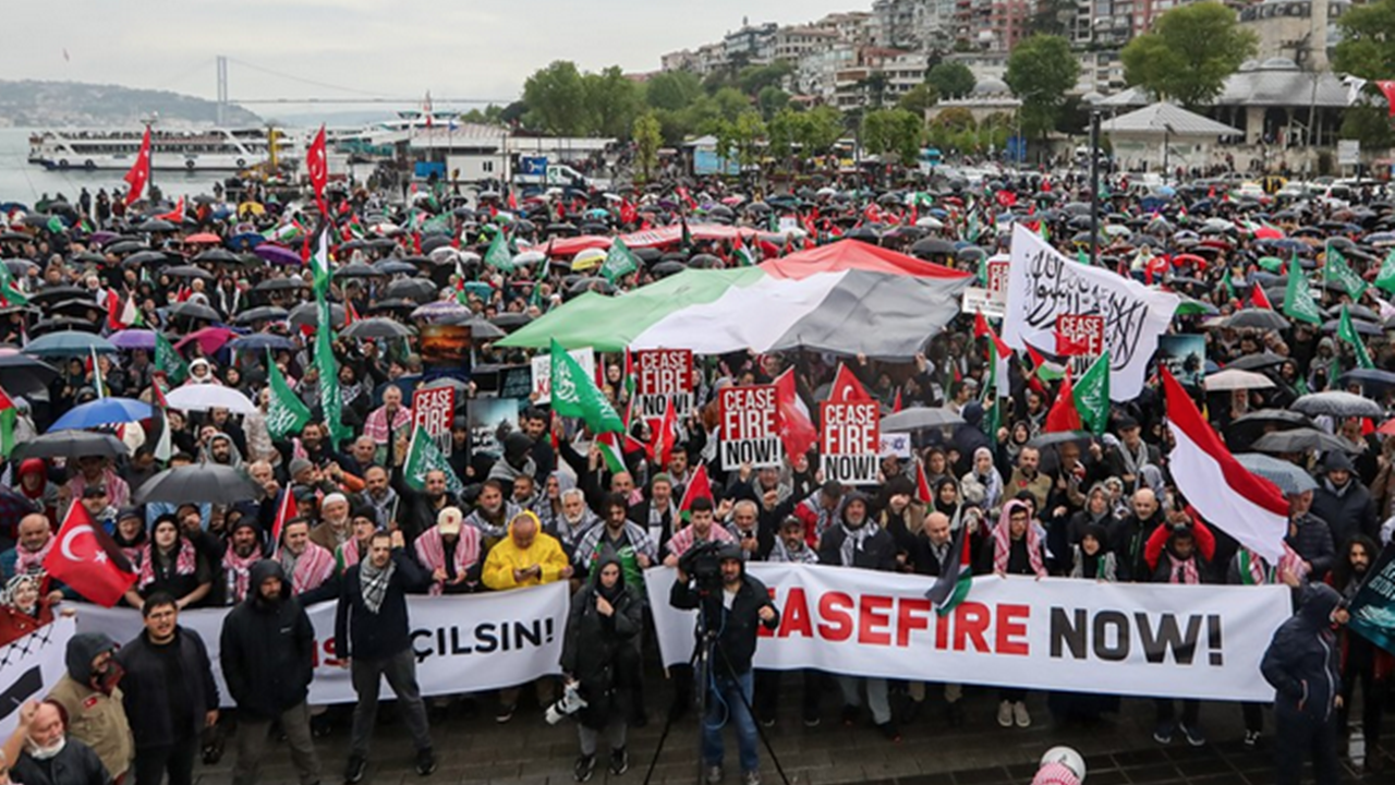 Üsküdar’da ‘Gazze ölüyor ayağa kalk’ eylemi!
