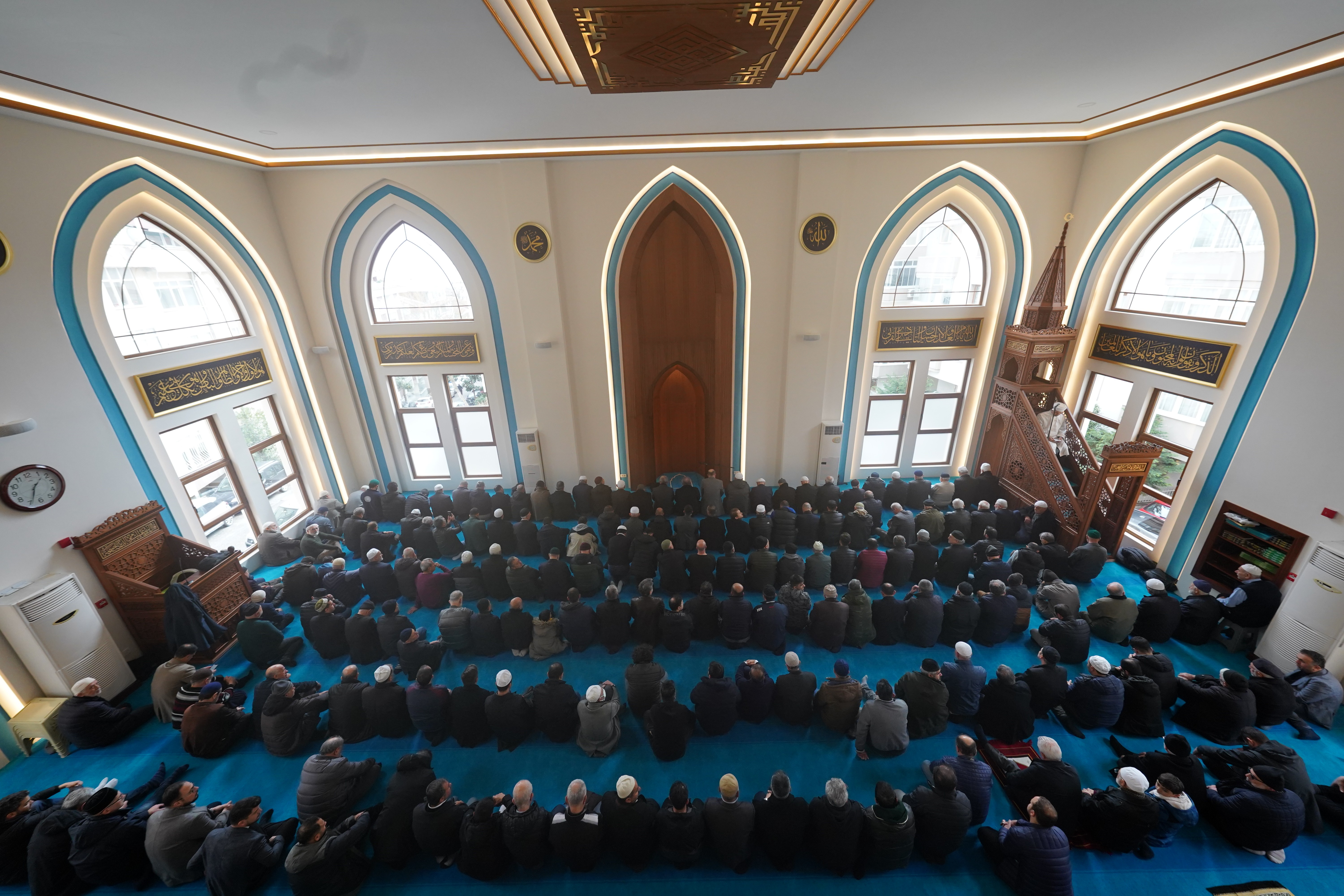 Üsküdar’da Gümüşsu Camii yeniden inşa edilip ibadete açıldı! ilk Cuma Namazı eda edildi!
