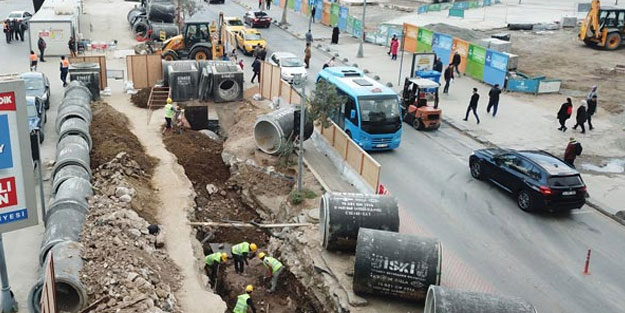 Üsküdar'da inanılmaz keşif! Asfaltı kazınca ortaya çıktı