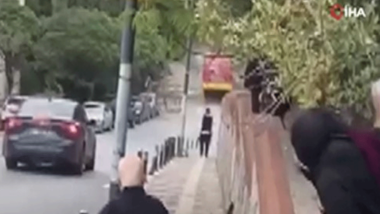 Üsküdar'da korku dolu anlar: Freni patlayan İETT otobüsü istinat duvarına çarptı!