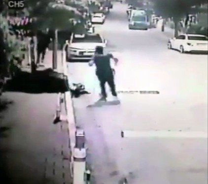 Üsküdar’da nefes kesen hırsız polis kovalamacası kamerada 