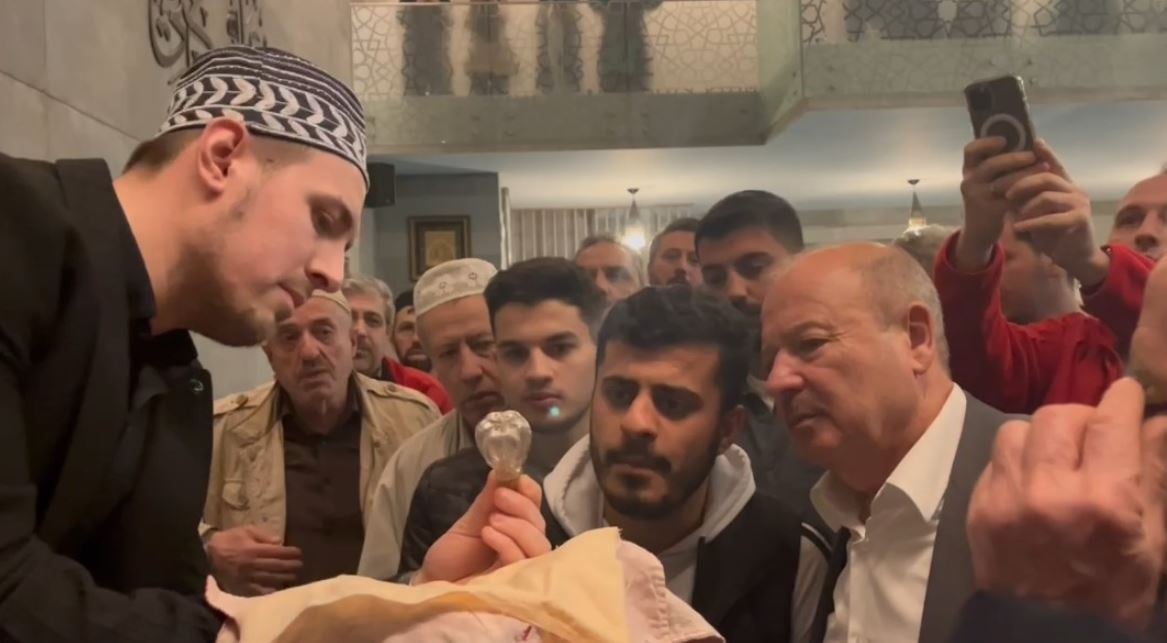 Üsküdar’da Sakal-ı Şerif ilgisi