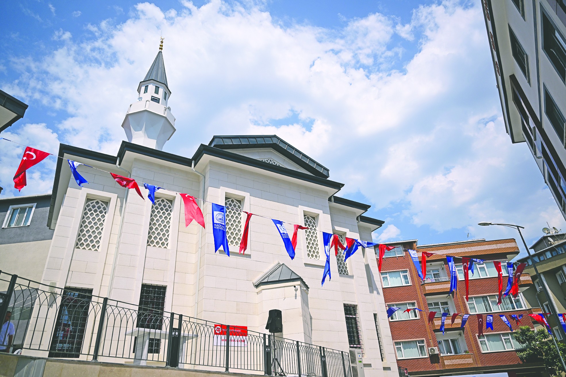 Üsküdar'da yapımı tamamlanan cami ve aile sağlığı merkezi açıldı