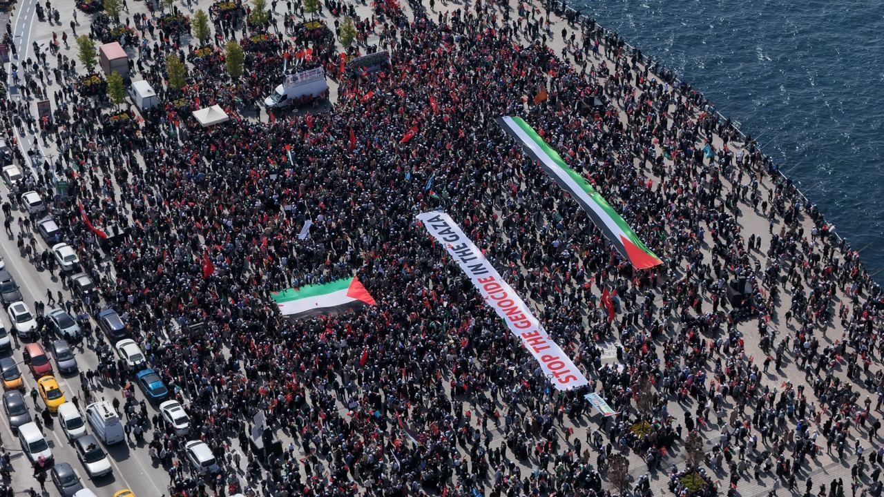 Üsküdar'da yüz binler Filistinliler için yürüdü