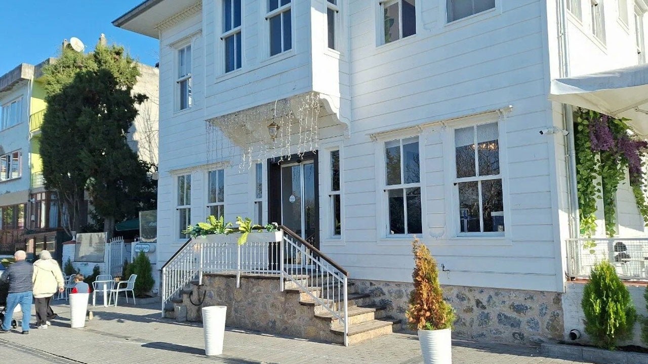 Üsküdar’dan sonra bir skandal da Çengelköy’de… Bu 