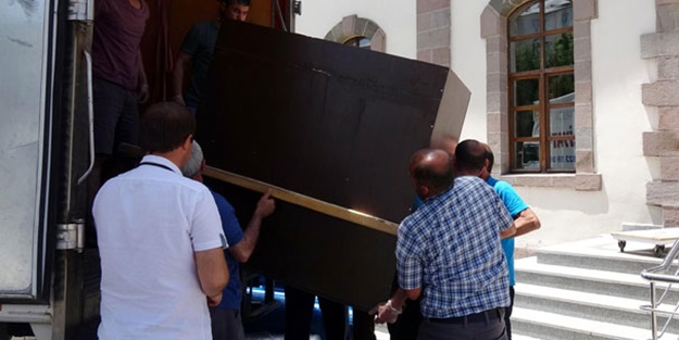 Üst düzey güvenlik önlemleri altında Ankara'dan Erzurum'a getirildiler