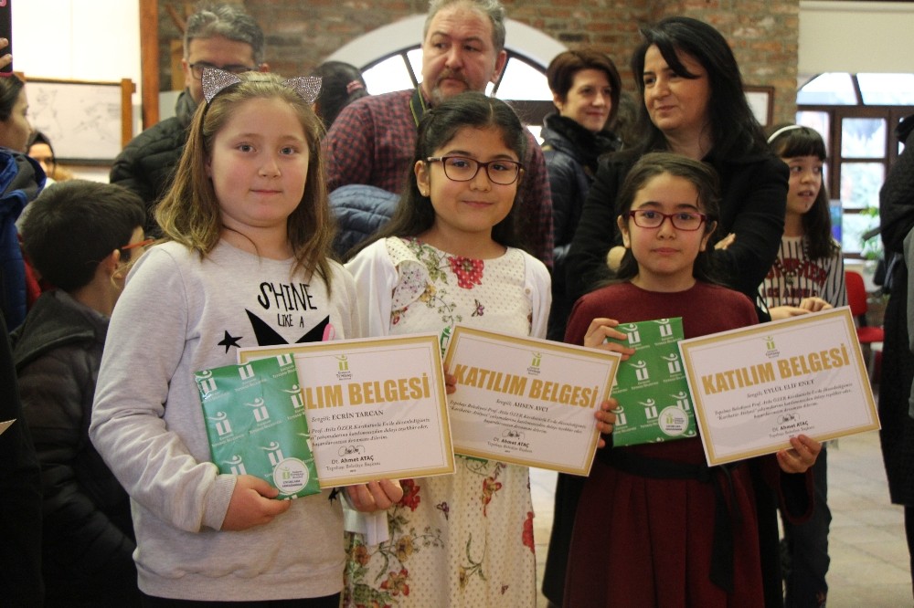 Usta karikatüristlerin anısına miniklerden sergi 