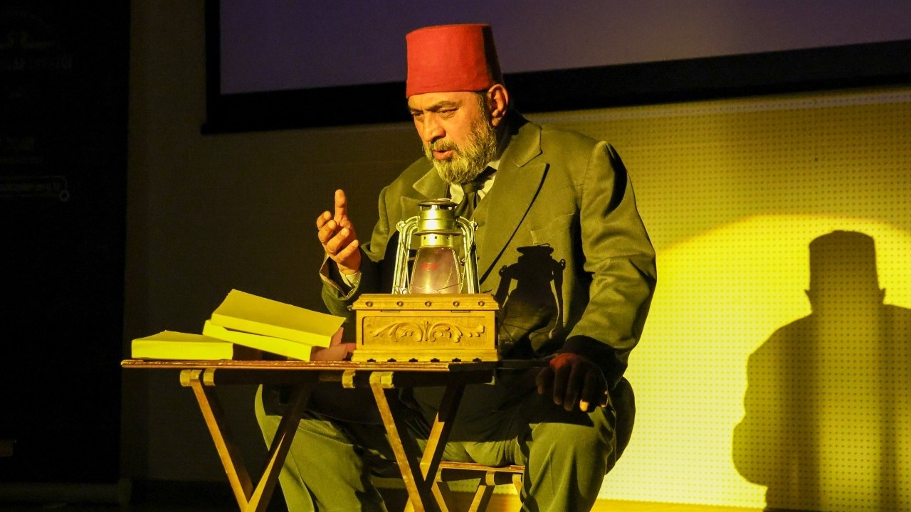 Usta Oyuncu Ahmet Yenilmez, “Korkma” oyununu İZÜ’de Sahneledi