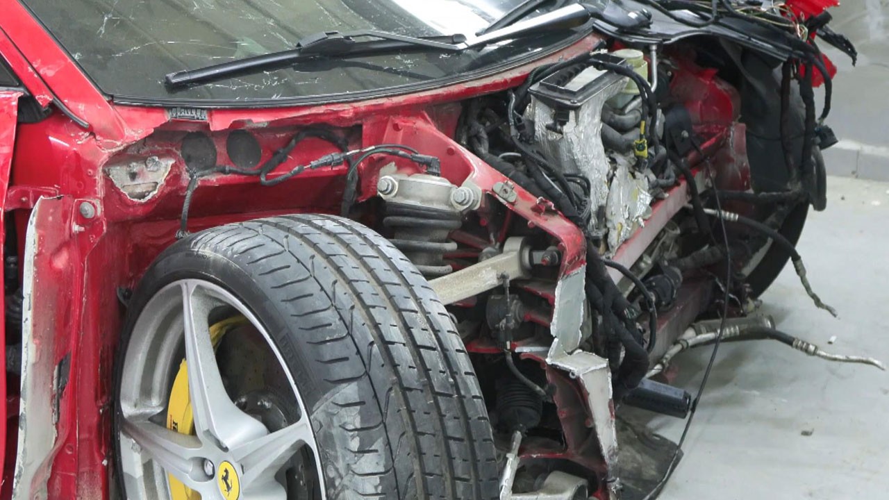 Usta test sürüşünde kaza yaptı! 15 milyon lira değerindeki otomobil bu hale geldi