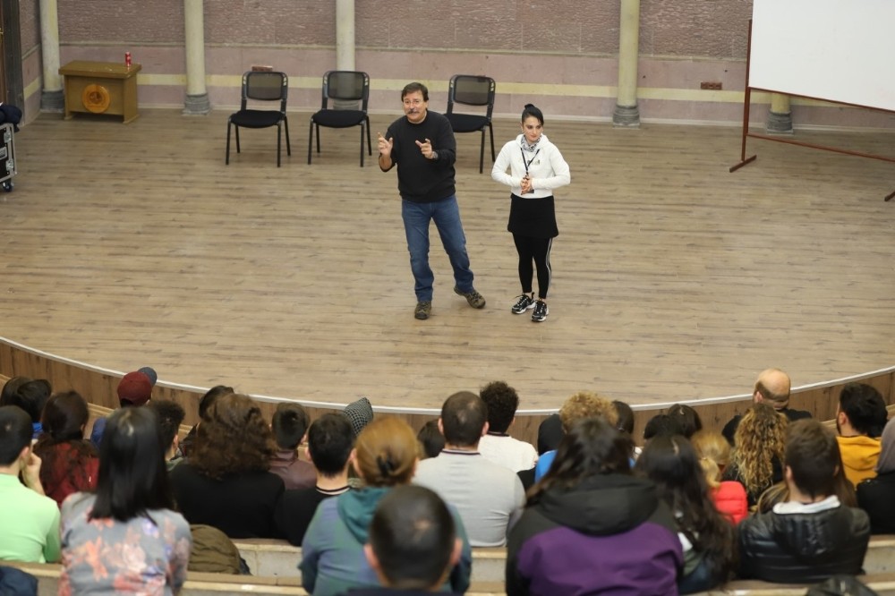 Ustalarla Tiyatro Atölyesi başladı 