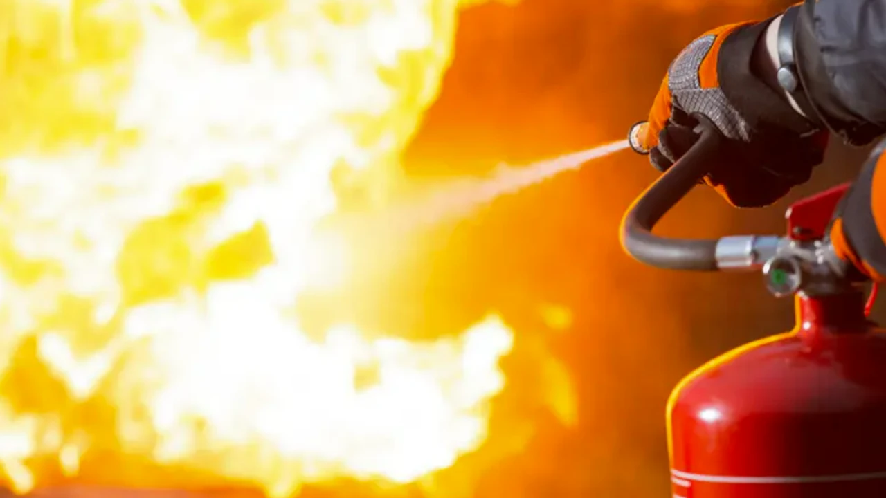 Üstlerine kızan hemşire Devlet hastanesini yaktı!