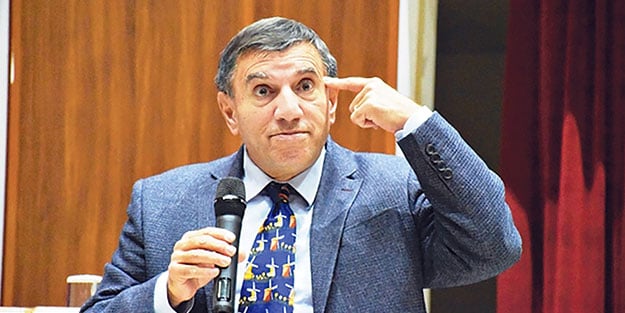 Üstün Dökmen’den başörtüsüne saygısızlık
