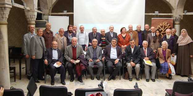 Üstün inanç tiyatro eserlerinde gelenekle moderni birleştirdi