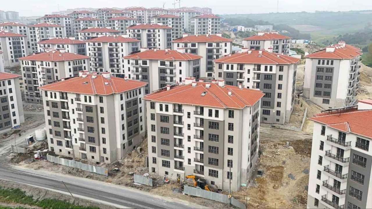 Utanmadan ‘yıkın’ yazısı gönderdiler! Devlet konut yapiyor chp suyunu vermiyor!