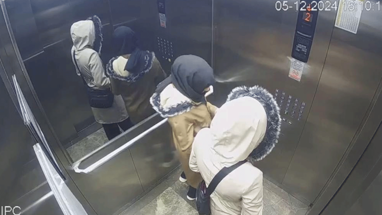 Utanmaz reziller! İş üstünde yakalandılar