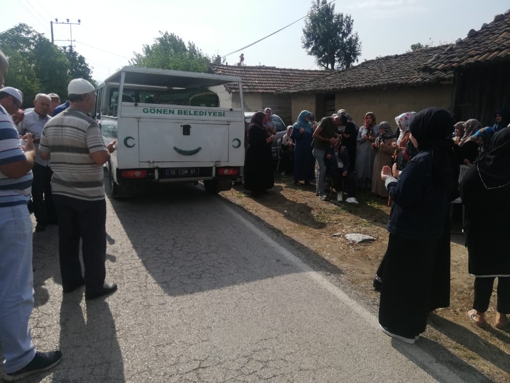 Üvey torunu tarafından öldürülen yaşlı adam defnedildi 
