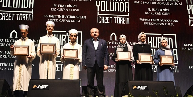 Uyan Temel Karamollaoğlu uyan! İP'li Akşener'in Yeniçağ'ı 28 Şubat'ı özlediğini yazdı