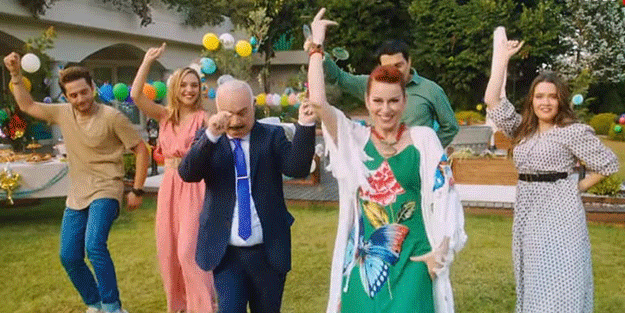 Uyanış Büyük Selçuklu ve Masumlar Apartmanı'nın yayınlandığı TRT'de flaş final kararı! Bir dizi veda ediyor