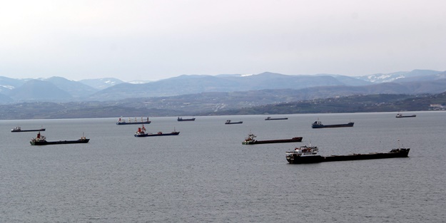 Uyarı geldi! Limana sığındılar