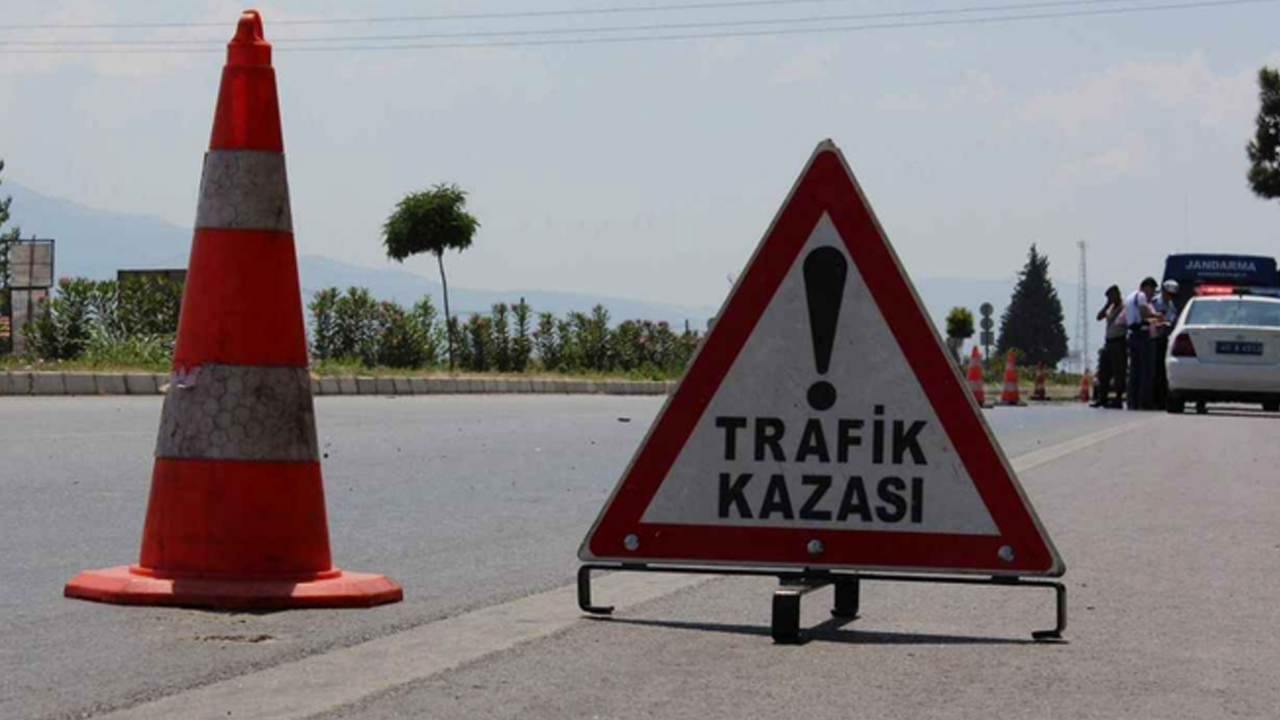 Uyarı işareti olmayan çukura girip kaza yapan sürücü tazminat kazandı