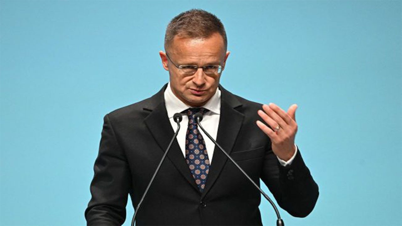 Üye ülkeler birbirlerini suçlama yarışı içinde AB paranoya yaşıyor