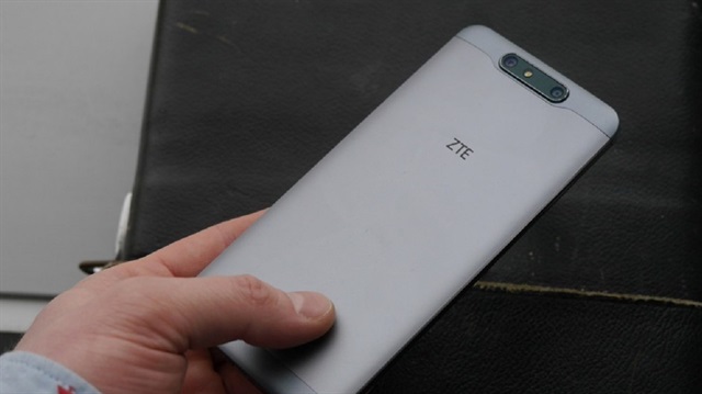 Uygun fiyata çift arka kameralı telefon