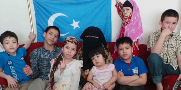 Uygur Türk'ü zorlu yolculuğu anlattı