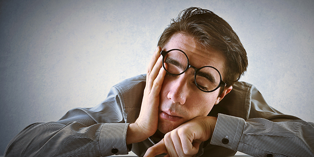 Uyku apnesi nedir, belirtileri nelerdir? Uyuduğuz halde yorgun kalkmanızın nedeni uyku apnesi olabilir!