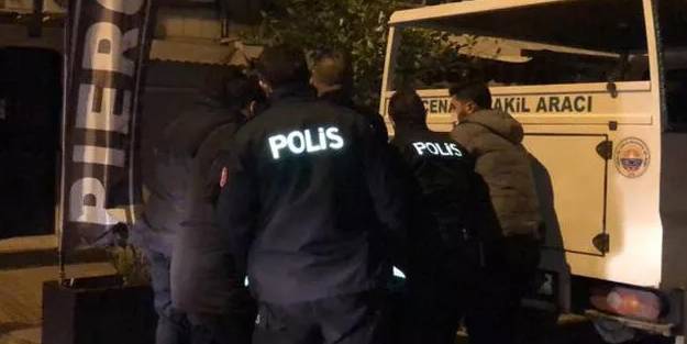 Uykudaki karısını vurarak öldürdü