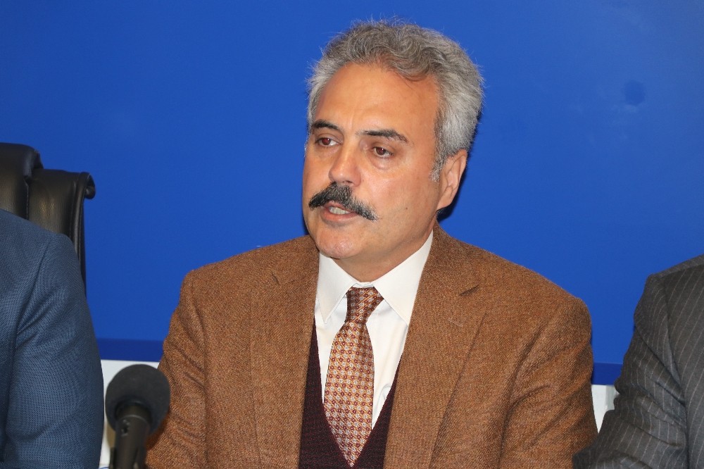 Uysal, “Rafet Bey’in her söylediği sözünün düzeltilmeye ihtiyacı vardır” 