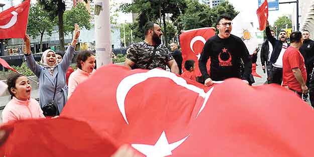 ‘Uyum sınavı’nı geçemeyen Türklere oturma izni yok!